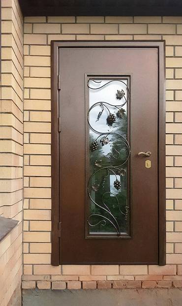 Дверь с ковкой «виноград»