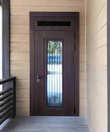 Остекленная дверь с фрамугой