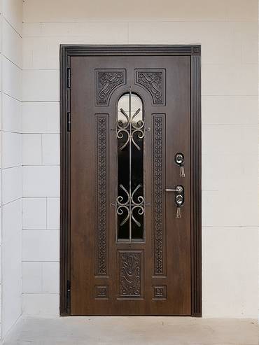 Термодверь с ковкой и решеткой